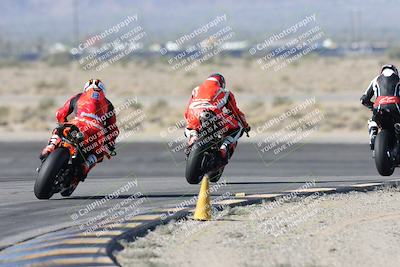 media/Dec-01-2025-Moto Forza (Mon) [[2daa91e15f]]/1-Advanced Group/Session 2 Turn 11 Backside/